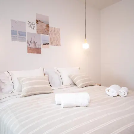 Apartments Vrsi
