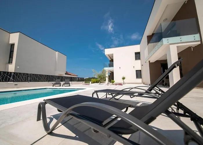 Beautiful With Pool Apartamento