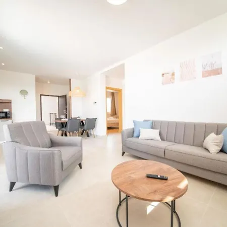 Apartments Vrsi *
