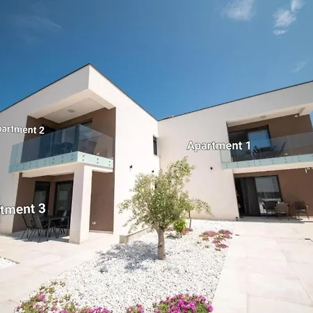 아파트 Apartments Vrsi