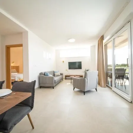 아파트 Apartments Vrsi 브르시