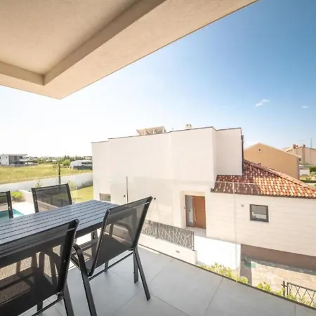 아파트 Apartments Vrsi *