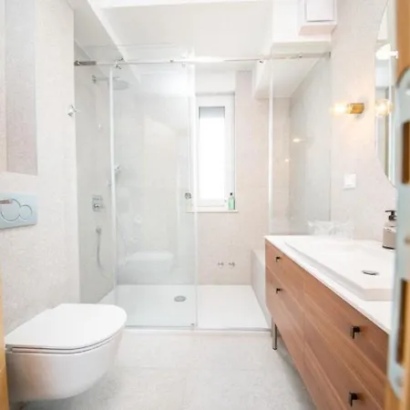 Apartments Vrsi *