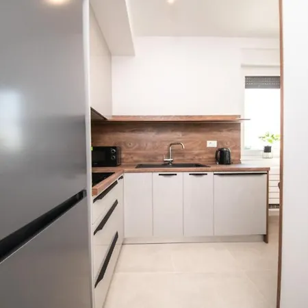 Apartments Vrsi 아파트 *