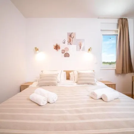 Apartments Vrsi * 브르시