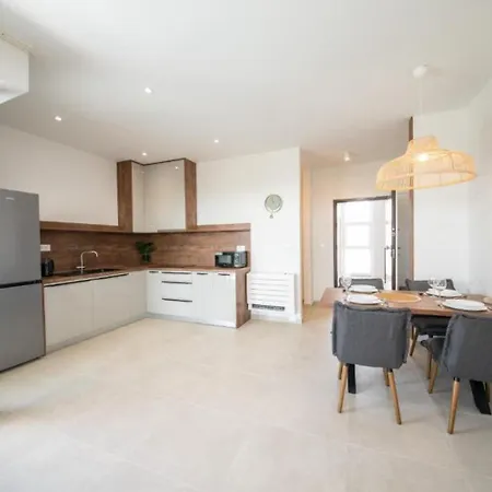 Apartments Vrsi